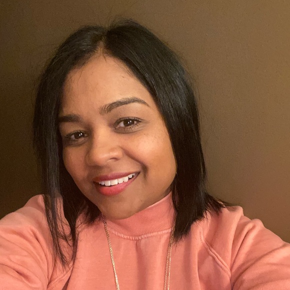 Meet your Posher, Heather - Picture 1 of 1